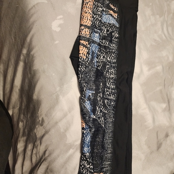 Under Armour No Slip Heatgear Workout Capri Fitness Pants. XL. Like New‎ - Picture 10 of 13